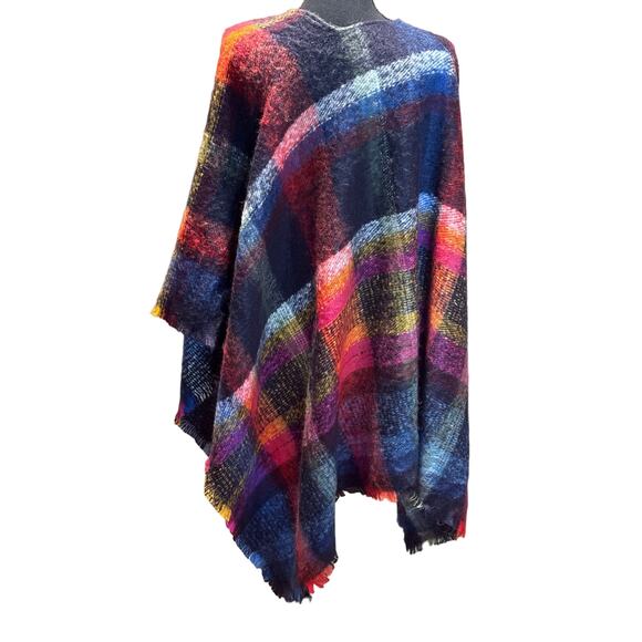 Women's Shawl Poncho Cape Multicolor Plaid, Soft Warm Acrylic, One Size, EUC - Picture 2 of 4